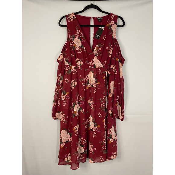 NWT Torrid Red Floral Cold Shoulder Wrap Dress Size 0 - Picture 1 of 15